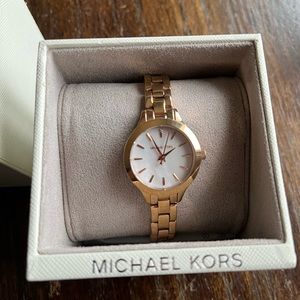 MICHAEL KORS Rose gold watch